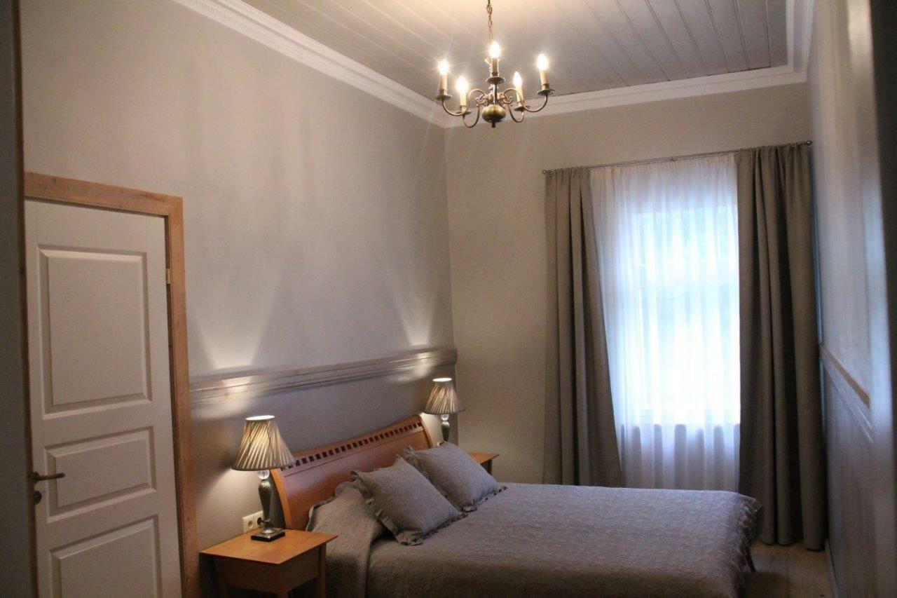 Hotel Meke Mustkalni Esterno foto