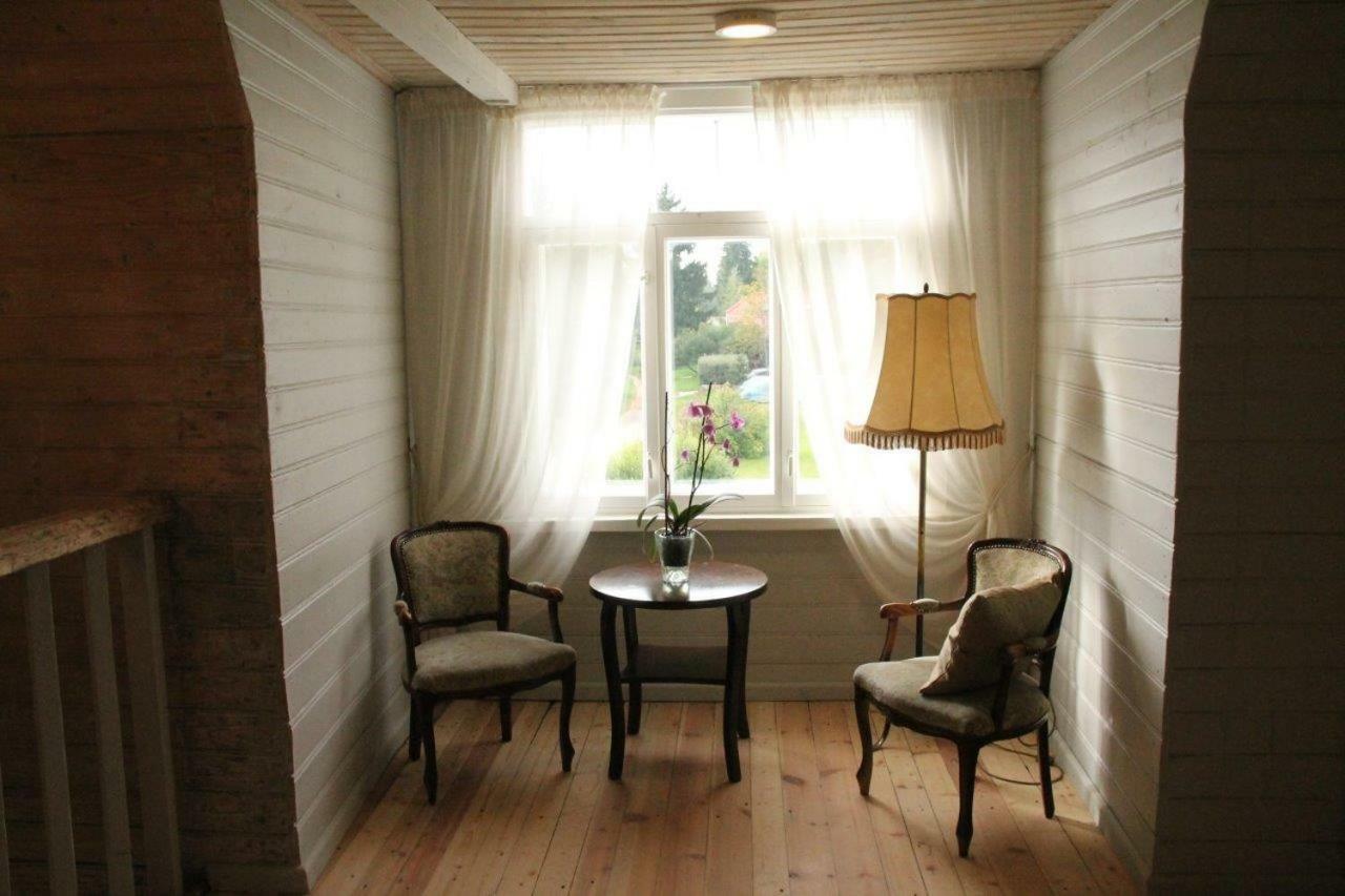 Hotel Meke Mustkalni Esterno foto
