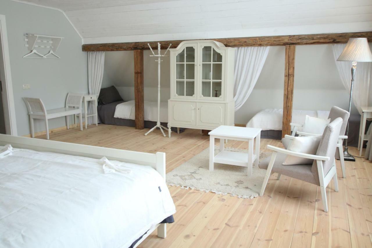 Hotel Meke Mustkalni Esterno foto